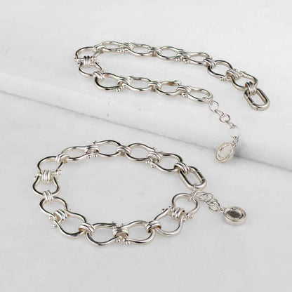 Chapelle - Horseshoe Link Equestrian Bracelet in Silver