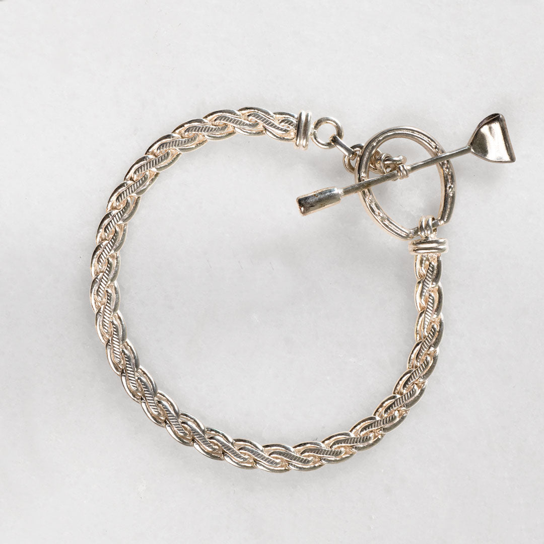 Luxe Horseshoe Clasp Bracelet in Silver