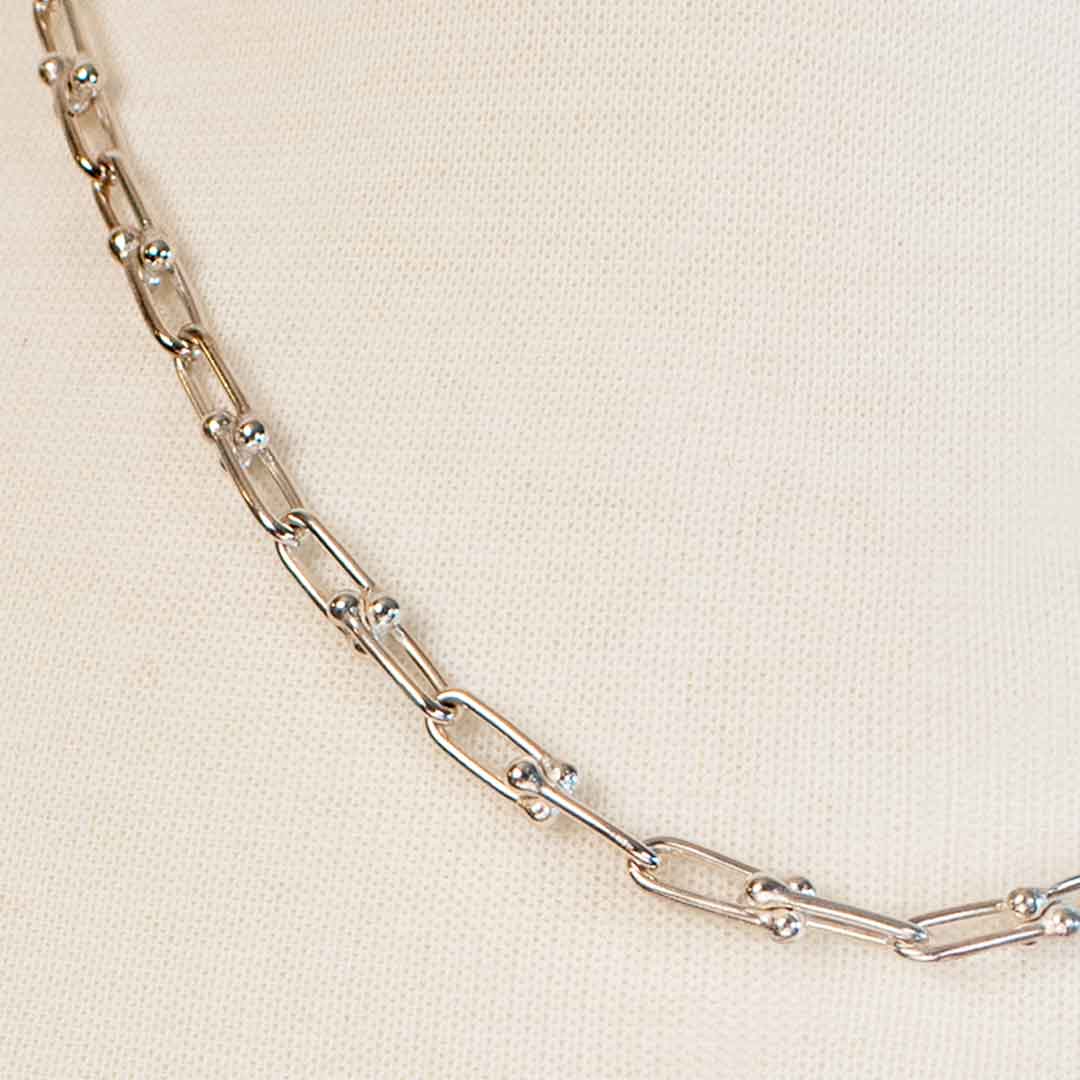 Bellamy - Horseshoe Link Equestrian Necklace in Silver