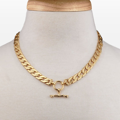 Cadence - Equestrian Curb Chain T-Bar Necklace in Gold