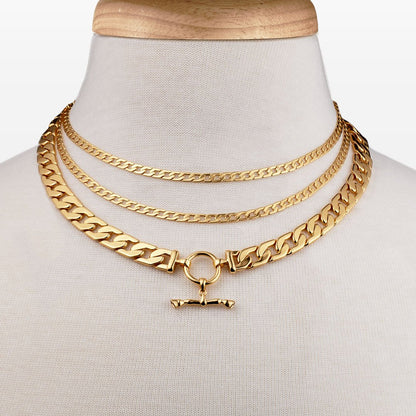 Cadence - Equestrian Curb Chain T-Bar Necklace in Gold