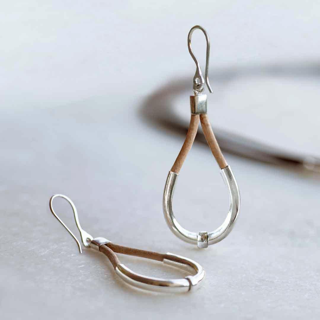 Calista - Equestrian Horseshoe Necklace on Natural Leather