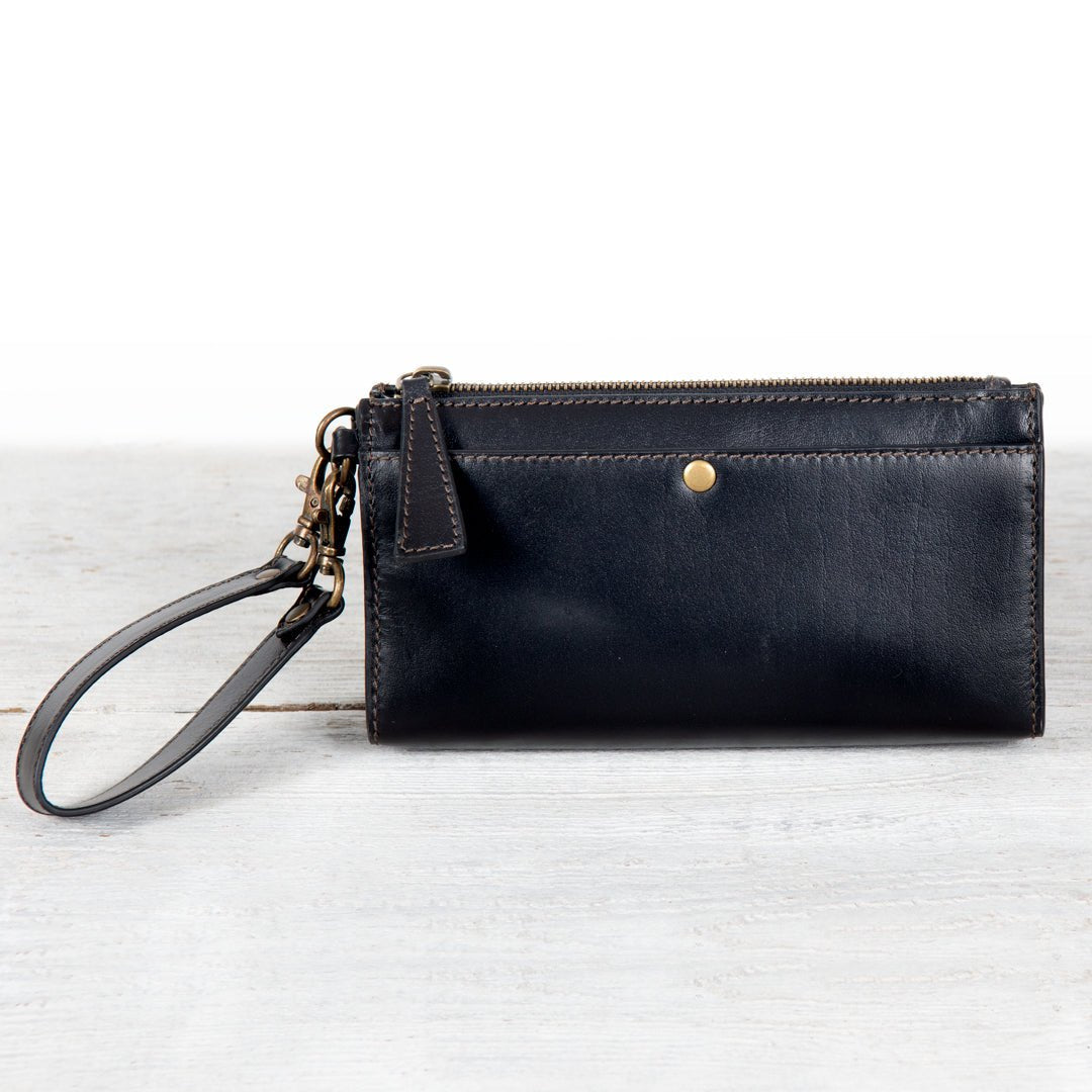 Caravel Wristlet Clutch - Luxury Leather Handbag in Black