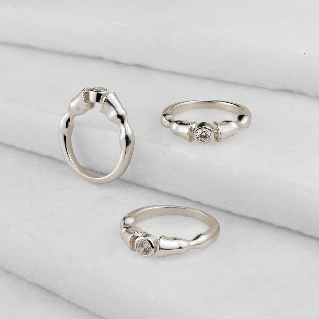 Cavallo - Horse Hooves Equestrian Ring with Moissanite in Silver