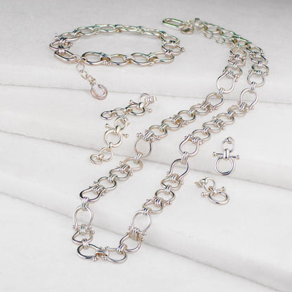 Chapelle - Horseshoe Link Earring in Silver