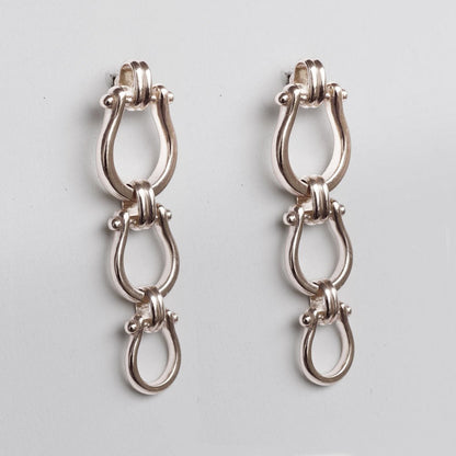 Chapelle - Horseshoe Link Earring in Silver