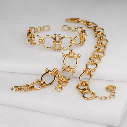 Chapelle - Horseshoe Link Equestrian Bracelet in Gold