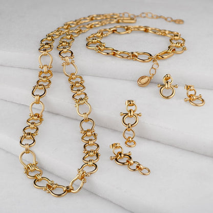 Chapelle - Horseshoe Link Equestrian Bracelet in Gold