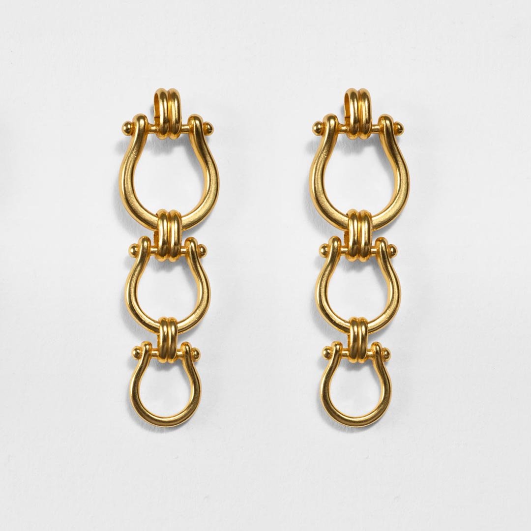 Chapelle - Horseshoe Link Equestrian Necklace in Gold