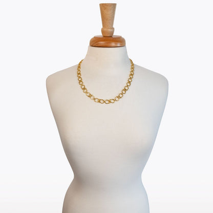 Chapelle - Horseshoe Link Equestrian Necklace in Gold