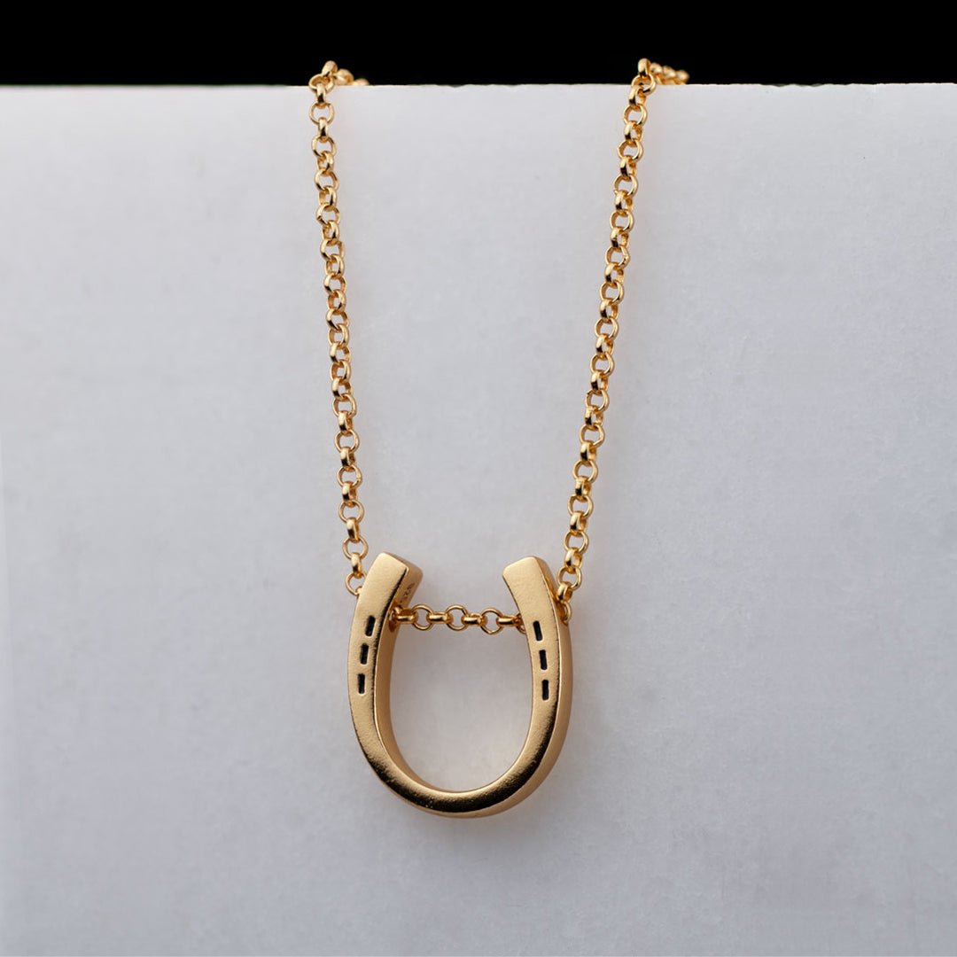 Classique - Equestrian Horseshoe Necklace in Gold