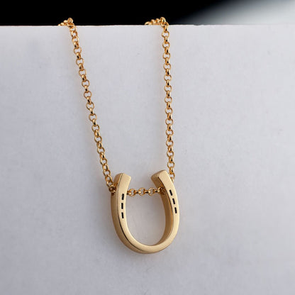 Classique - Equestrian Horseshoe Necklace in Gold