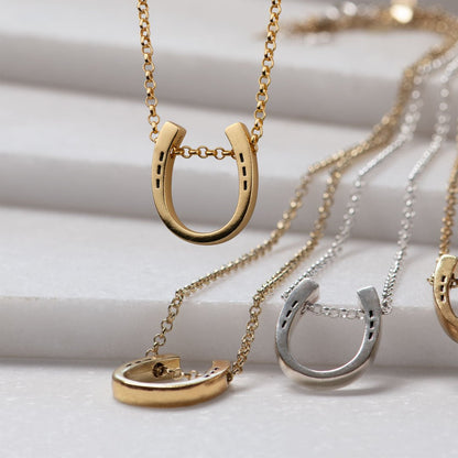 Classique - Equestrian Horseshoe Necklace in Gold