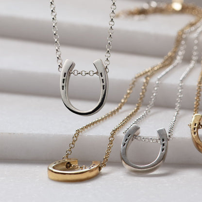 Classique - Equestrian Horseshoe Necklace in Silver