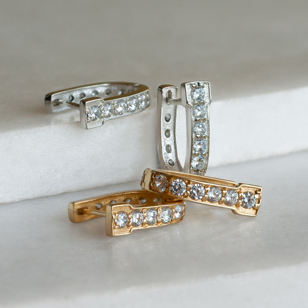 Colton - Diamond Cut Horseshoe Coin Earring in Gold