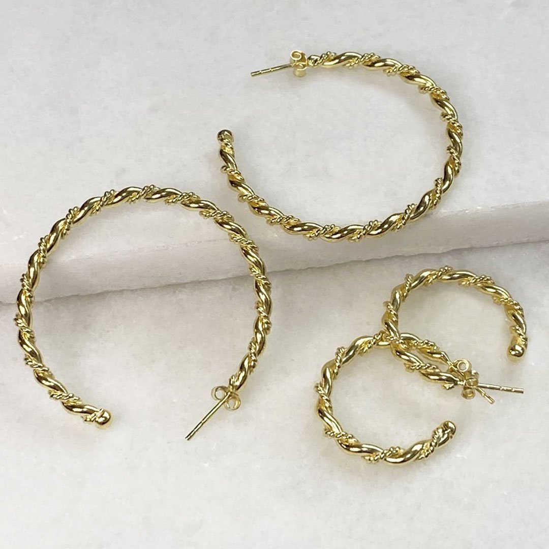 Lariat - Rope Twist Hoop Earring in Gold -Small