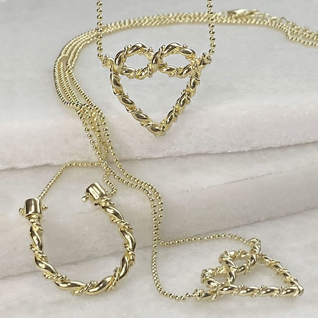 Lariat - Rope Twist Hoop Earring in Gold -Small