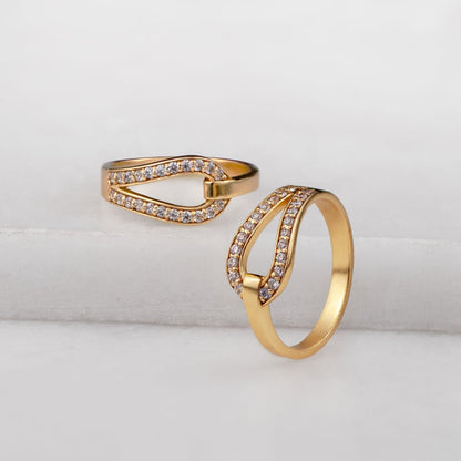 Levade -Moissanite Horseshoe Equestrian Necklace in Gold