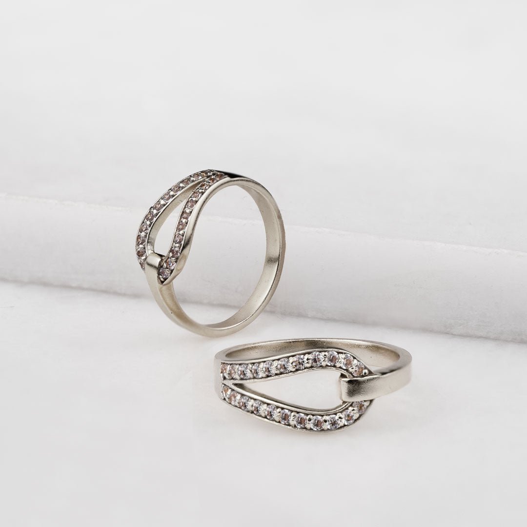 Levade - Moissanite Equestrian Horseshoe Ring in Silver
