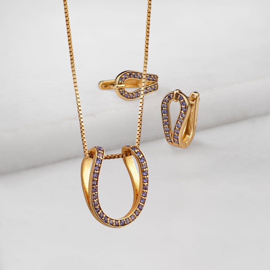 Levade - Violet Moissanite Equestrian Horseshoe Ring in Gold