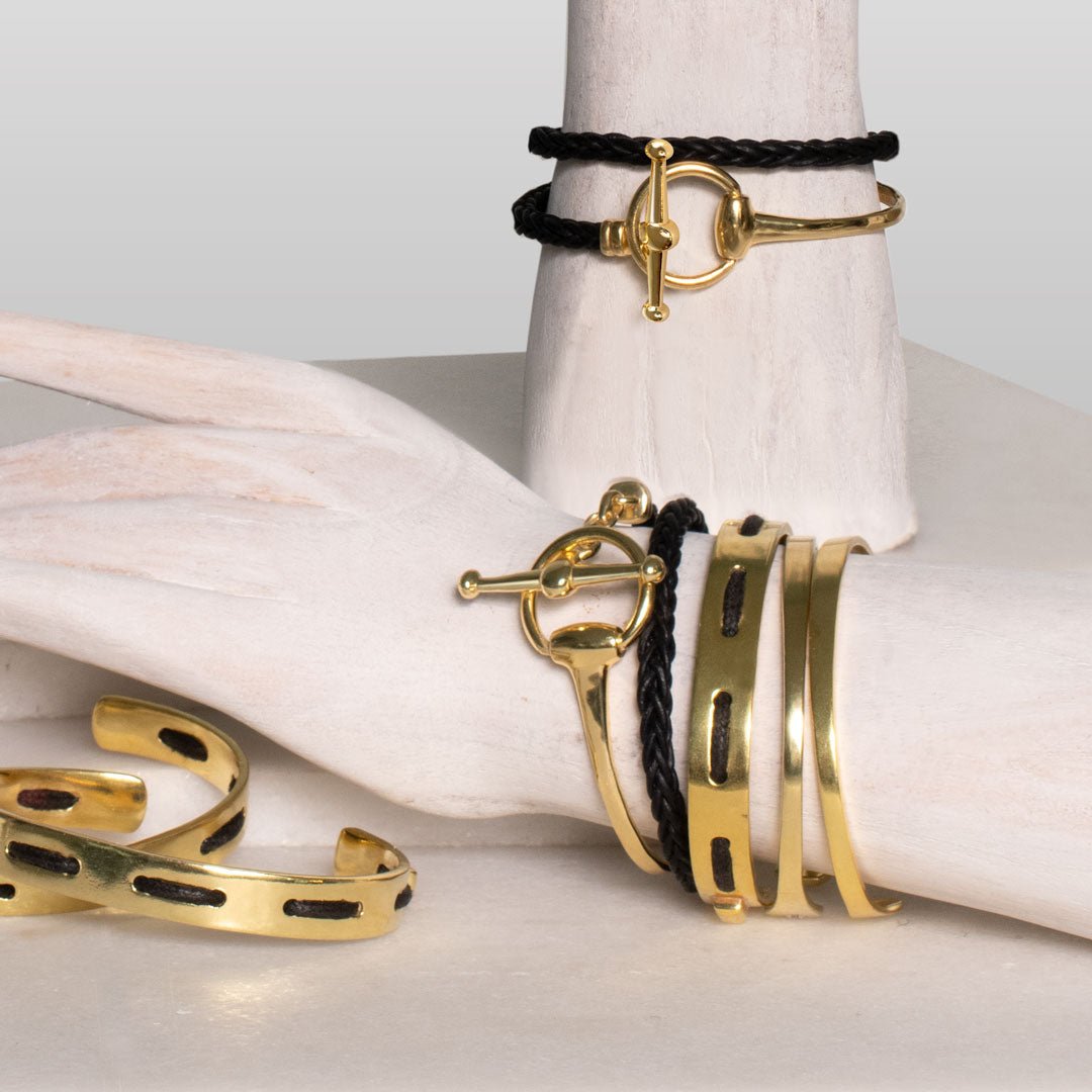 Odeza - Horse Bit Toggle Equestrian Necklace Black and Gold