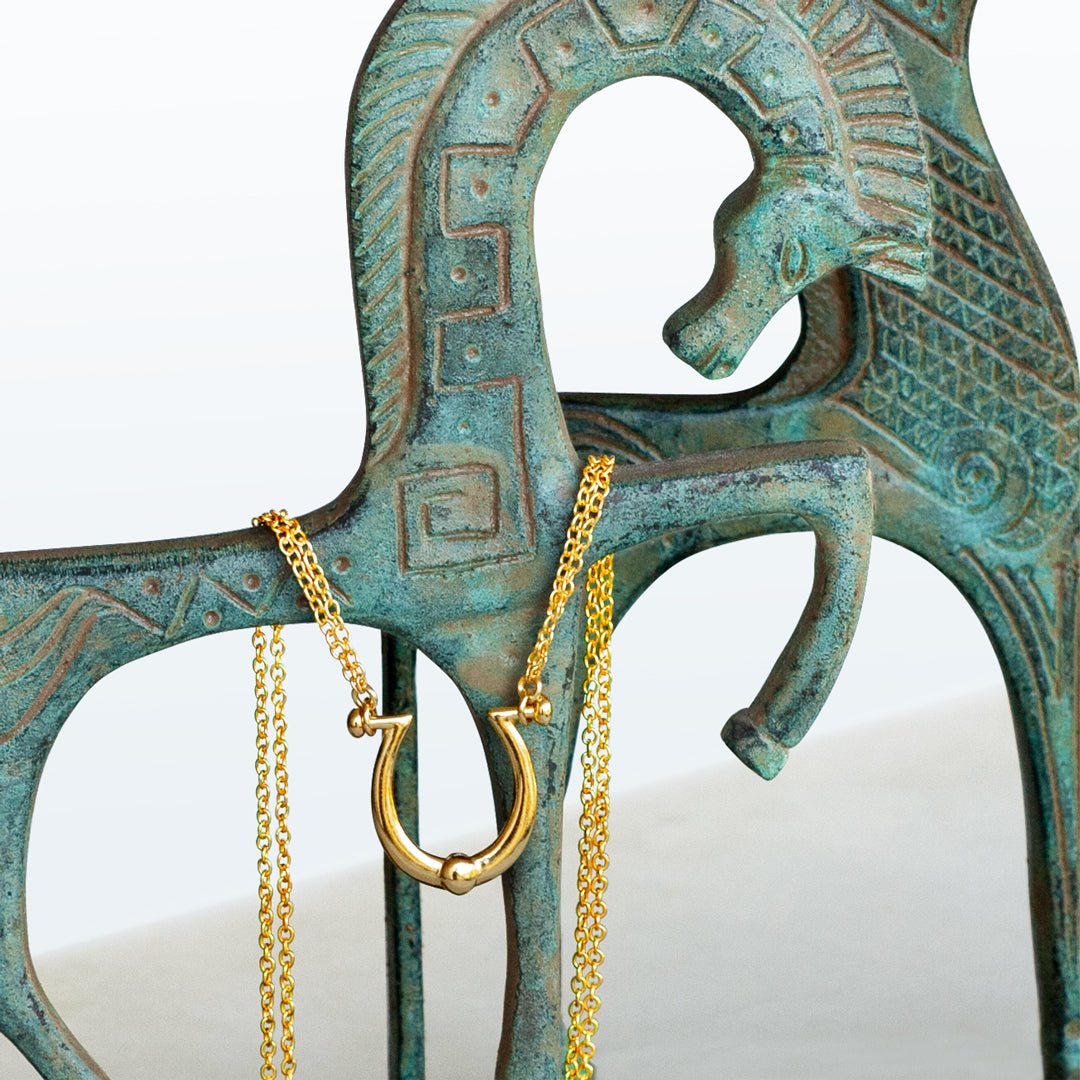 Omega - Equestrian Horseshoe Necklace in Gold