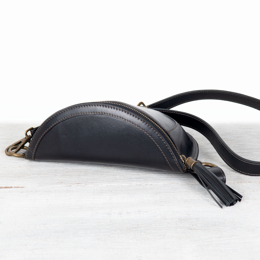 Sonoma Sling Bag in Black
