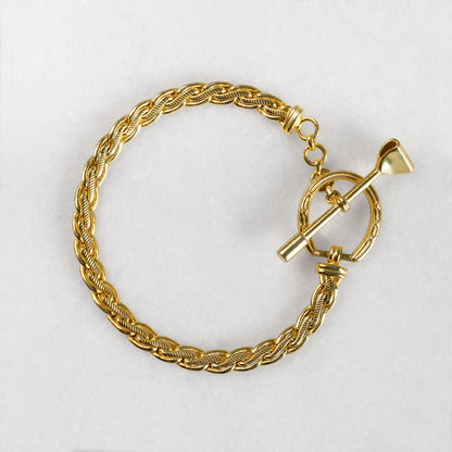 Luxe Horseshoe Clasp Bracelet in Gold